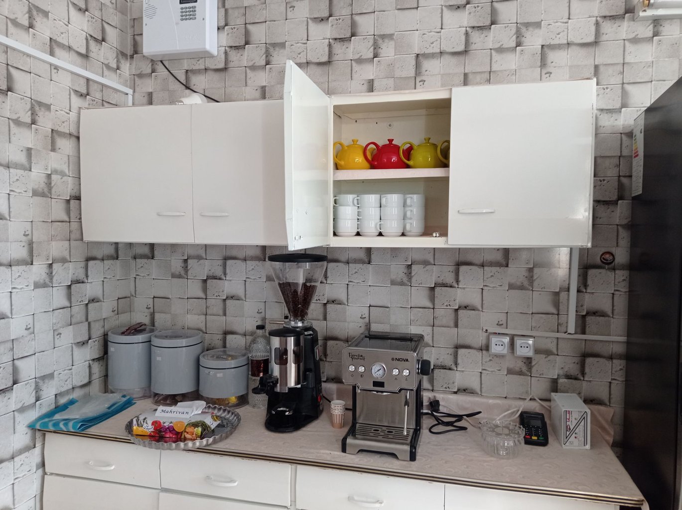 نورا سیازگه - واحد 1