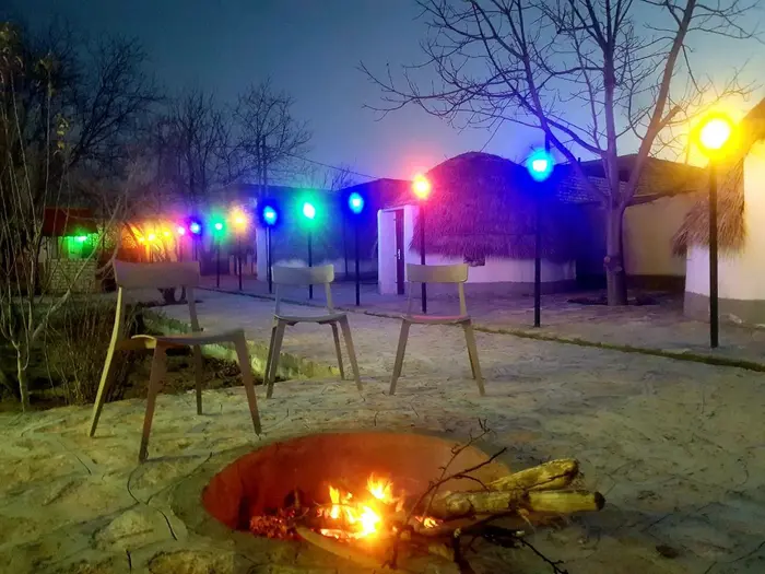 بوم گردی بومگردی روژان مشهد - روژان - واحد کپر ترکمن - نورپردازی مشهد