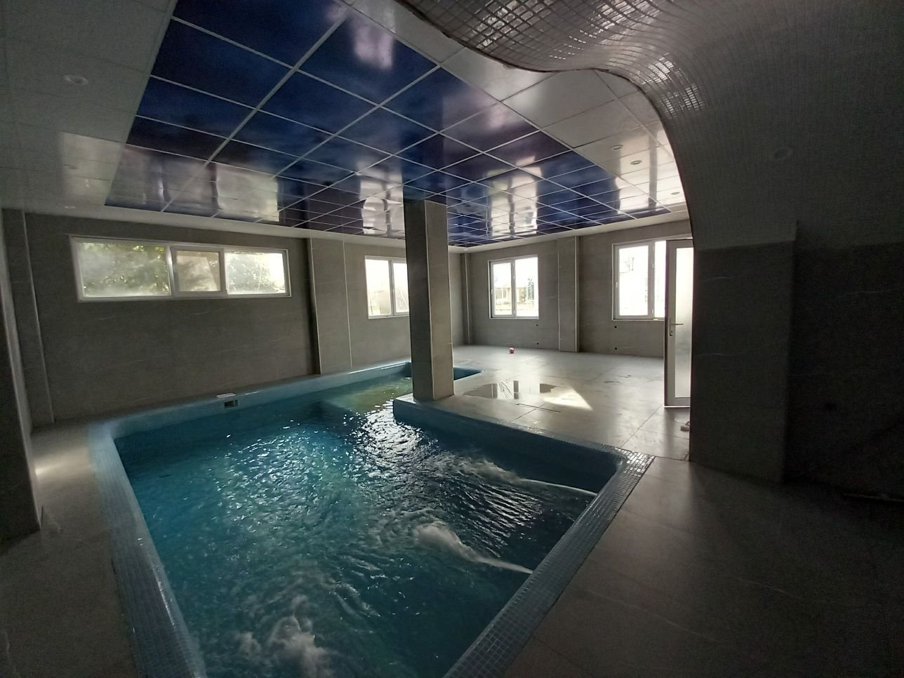 ویلا سه خواب تریبلکس استخردار آبگرم یاس۵