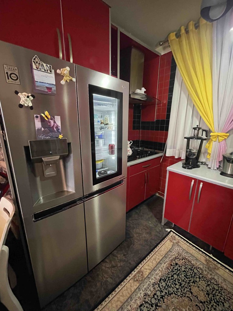 آپارتمان یک خوابه خانه رنگارنگ ميدان شهدا