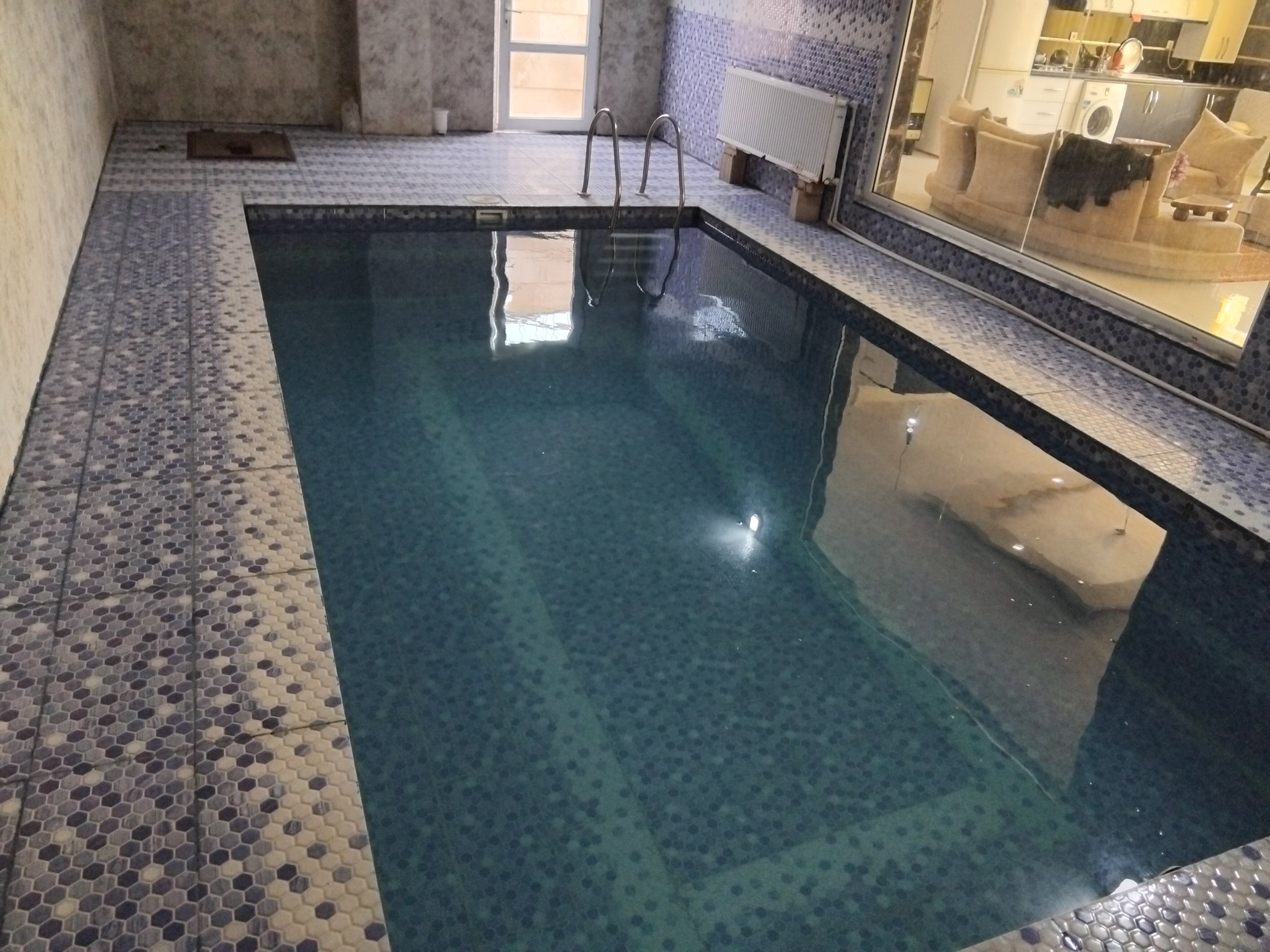 ویلا دوخوابه استخردار آبگرم رمنده 1