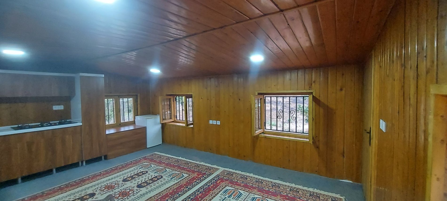 یک خوابه چوبی باغ میلا