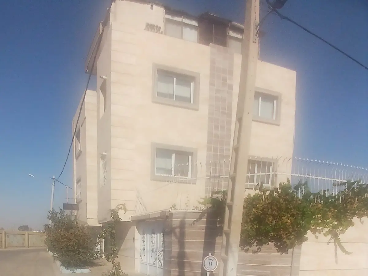 آپارتمان یک خوابه نصف جهان همکف فوژان