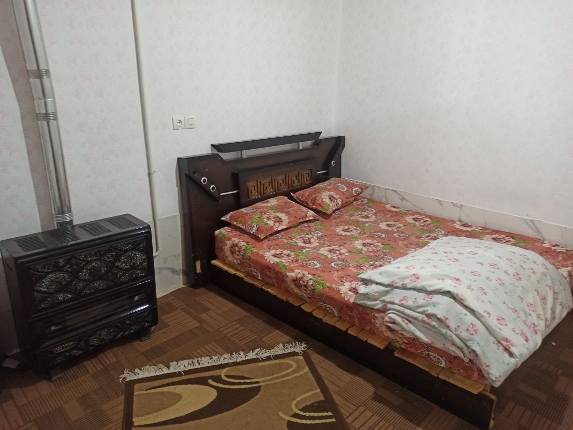 اقامتگاه سنتی یک خوابه باغ سنگی
