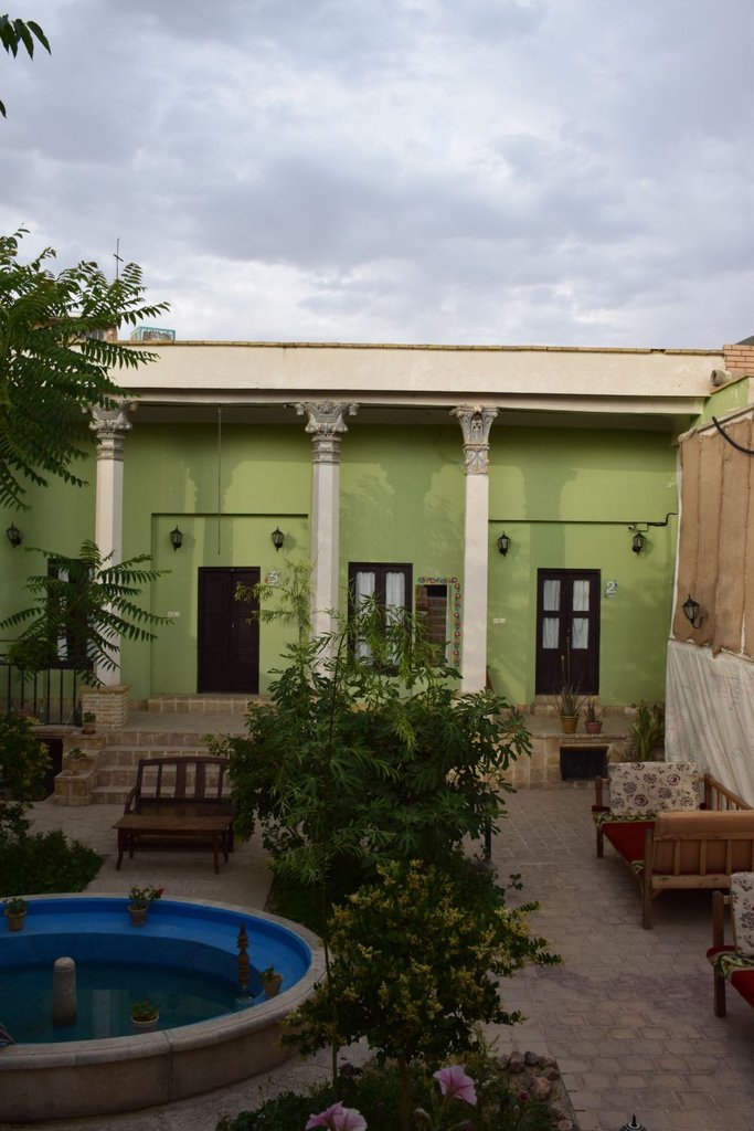 هاستل قاجار - واحد دو تخته