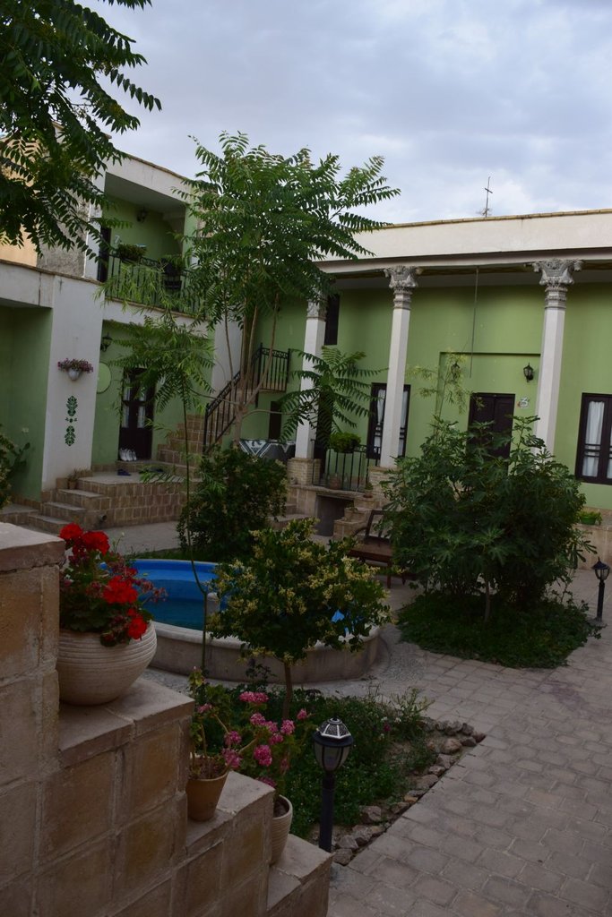 هاستل قاجار - واحد دو تخته