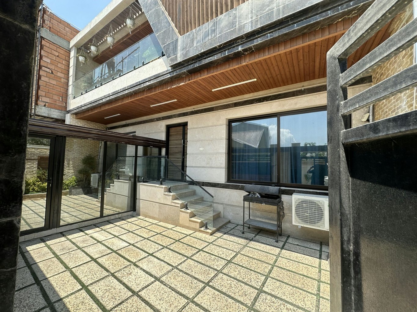 ویلا دوخوابه دوبلکس استخردار آبگرم دریا 28 - حیاط