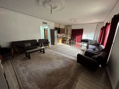 ویلا دوخوابه استخردار آبگرم گلهای درختی