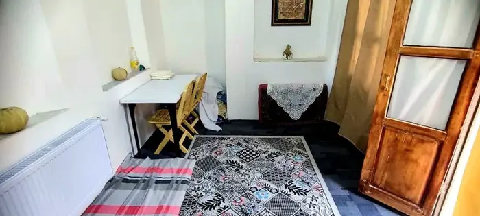 اقامتگاه سنتی دوخوابه خاطره کویر - واحد وینتری - نشیمن وینتری