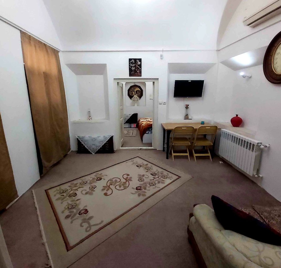 اقامتگاه سنتی دوخوابه خاطره کویر - واحد گنبد سفید