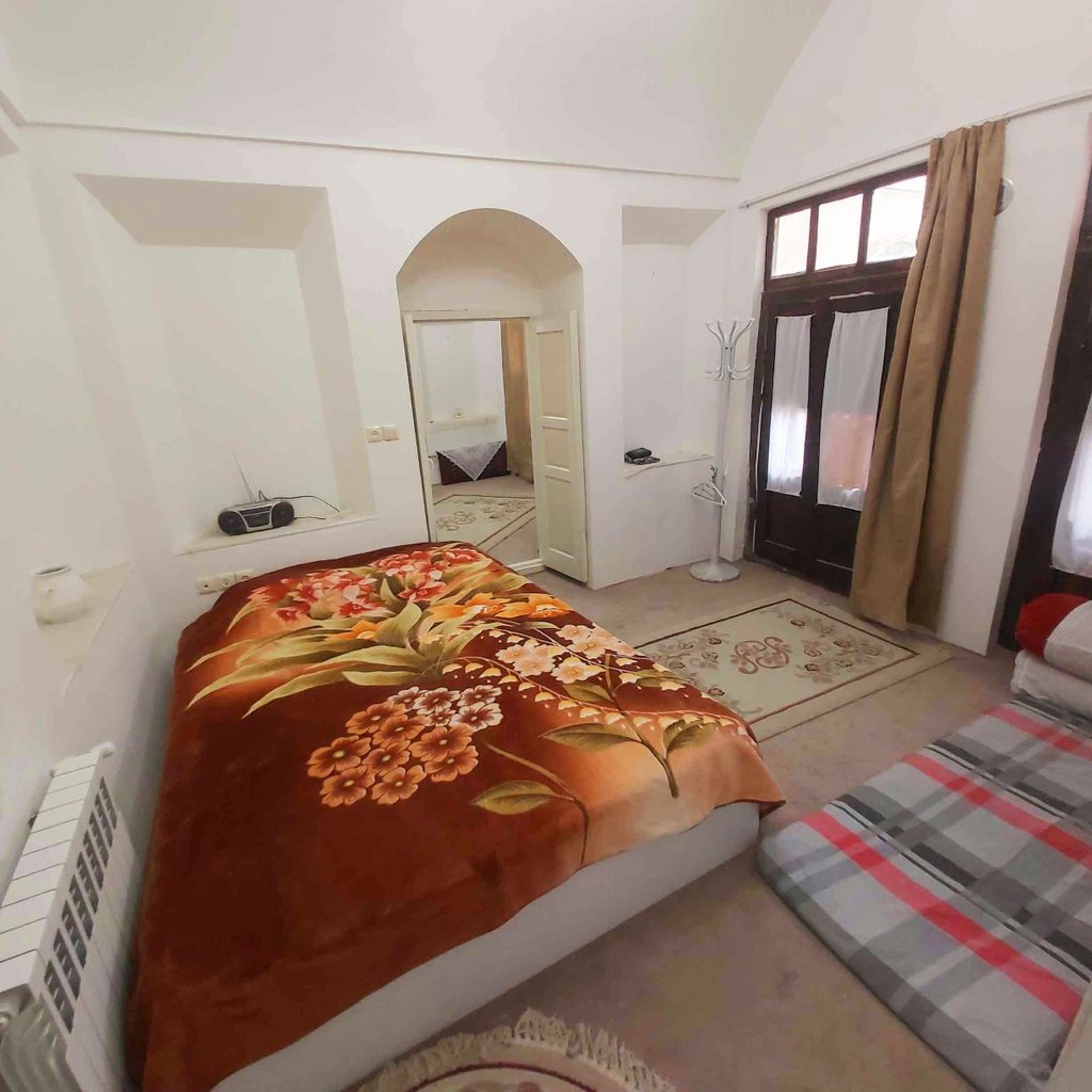 اقامتگاه سنتی دوخوابه خاطره کویر - واحد گنبد سفید - اتاق خواب دونفره