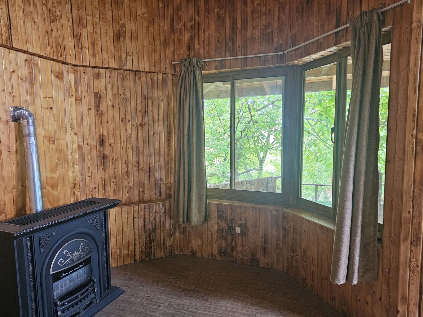 ویلا دوخوابه خانه درختی