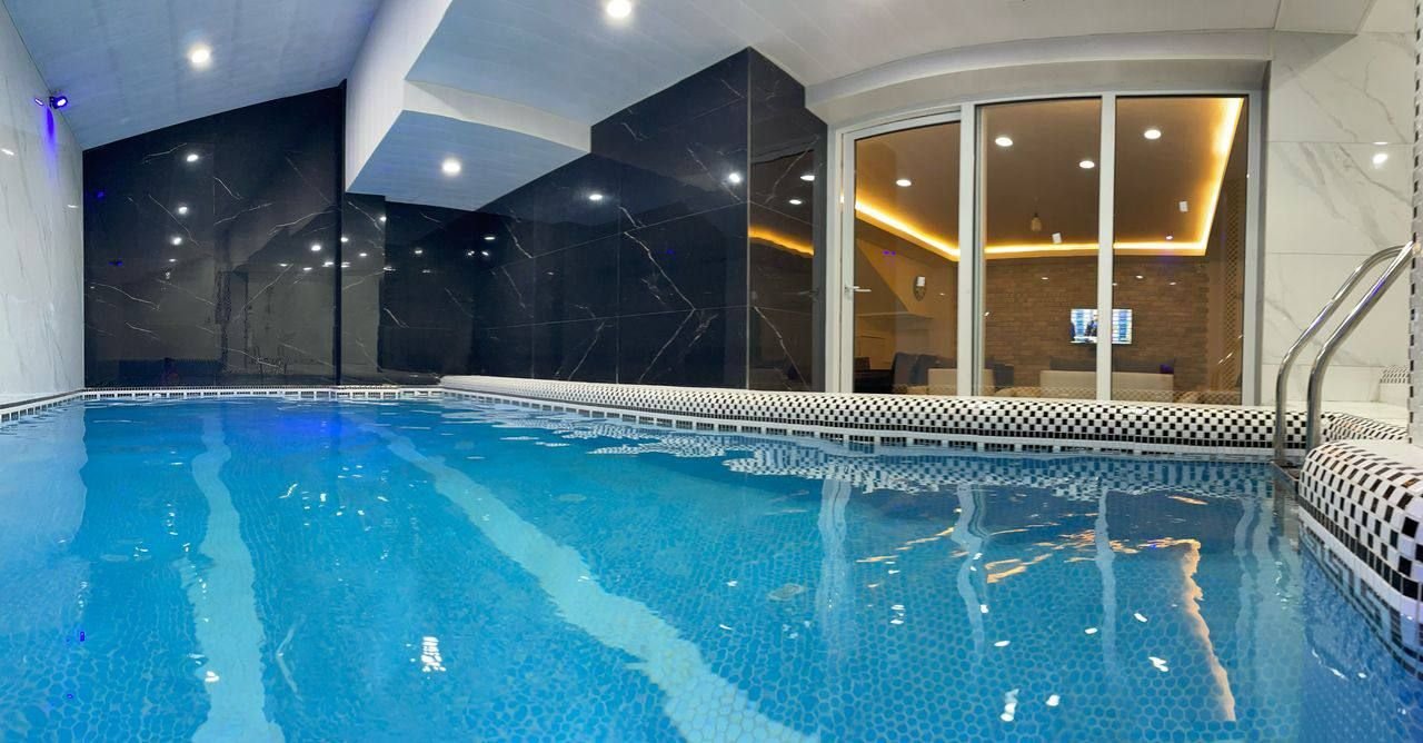 ویلا ویلا دوخوابه جنگلی استخردار آبگرم امیر 