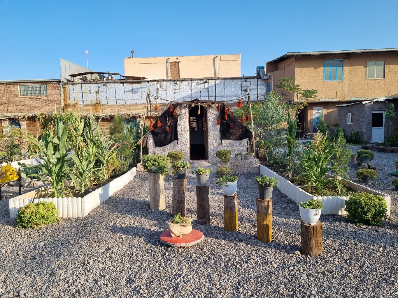 پرشین - واحد سیاه چادر