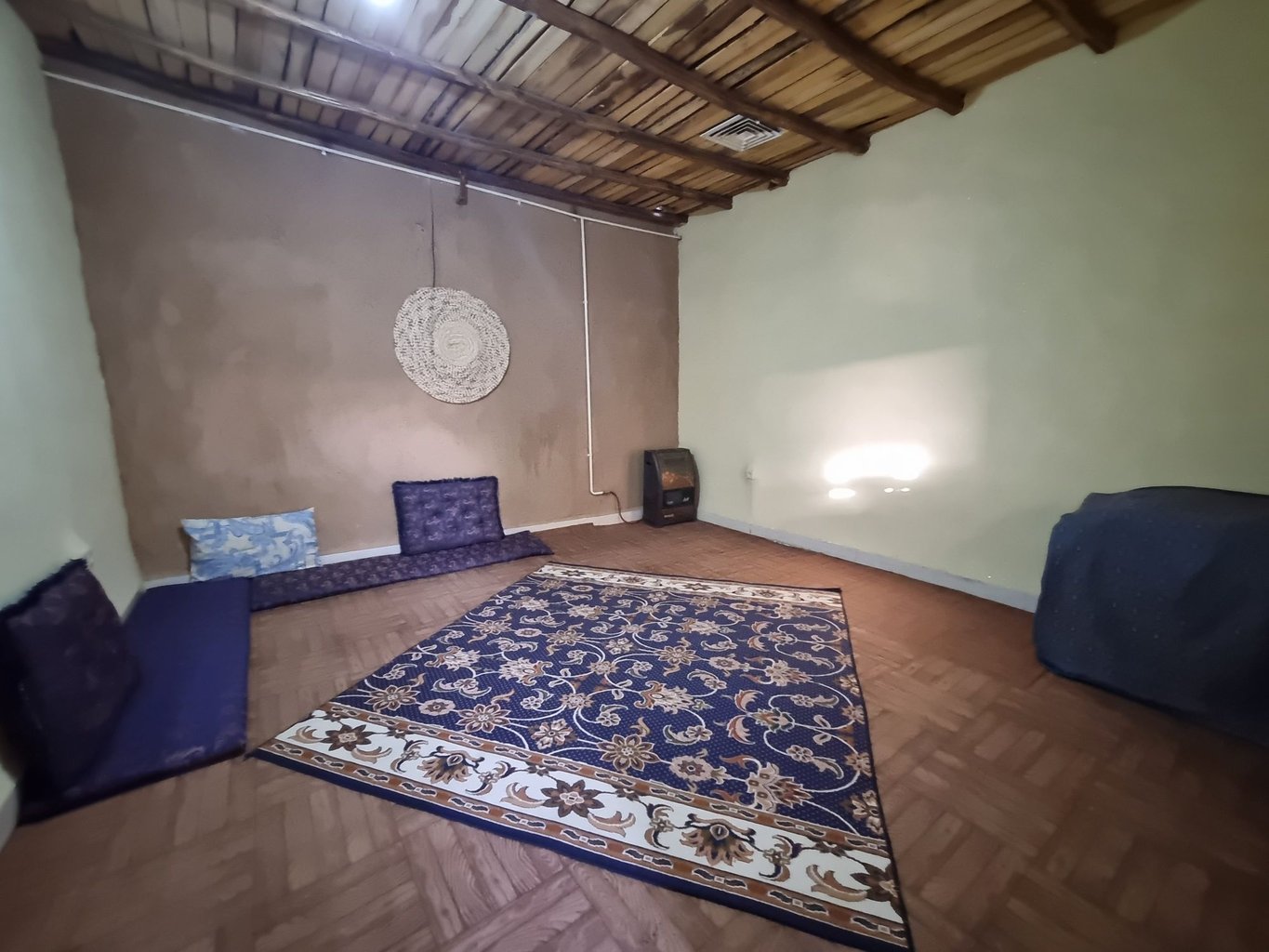 اقامتگاه بومگردی پرشین - پرشین - واحد روزگردون