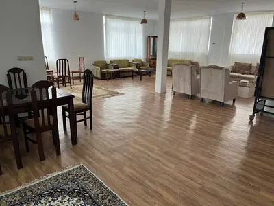 ویلا سه خوابه سبز قدیمی