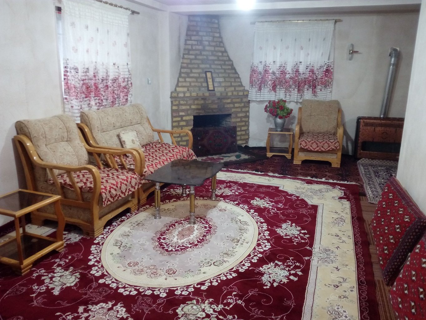 ویلا دوخوابه کوهستانی الوبن