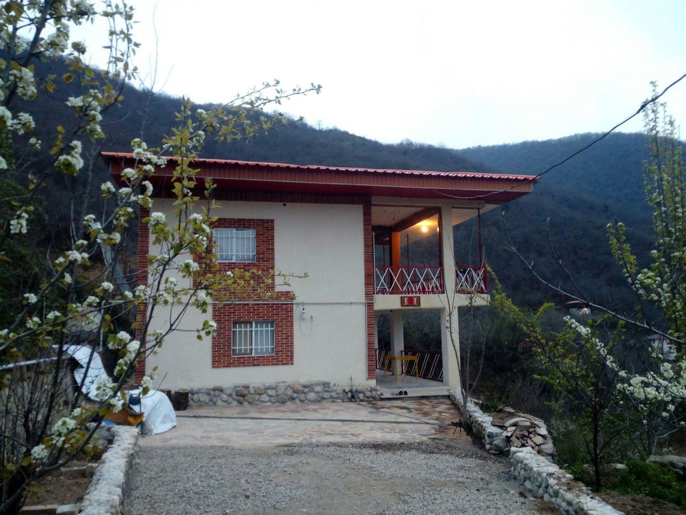 ویلا دوخوابه کوهستانی الوبن