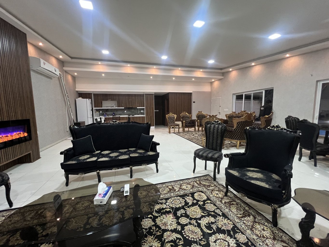 چهارخوابه  باغ عمارت رز