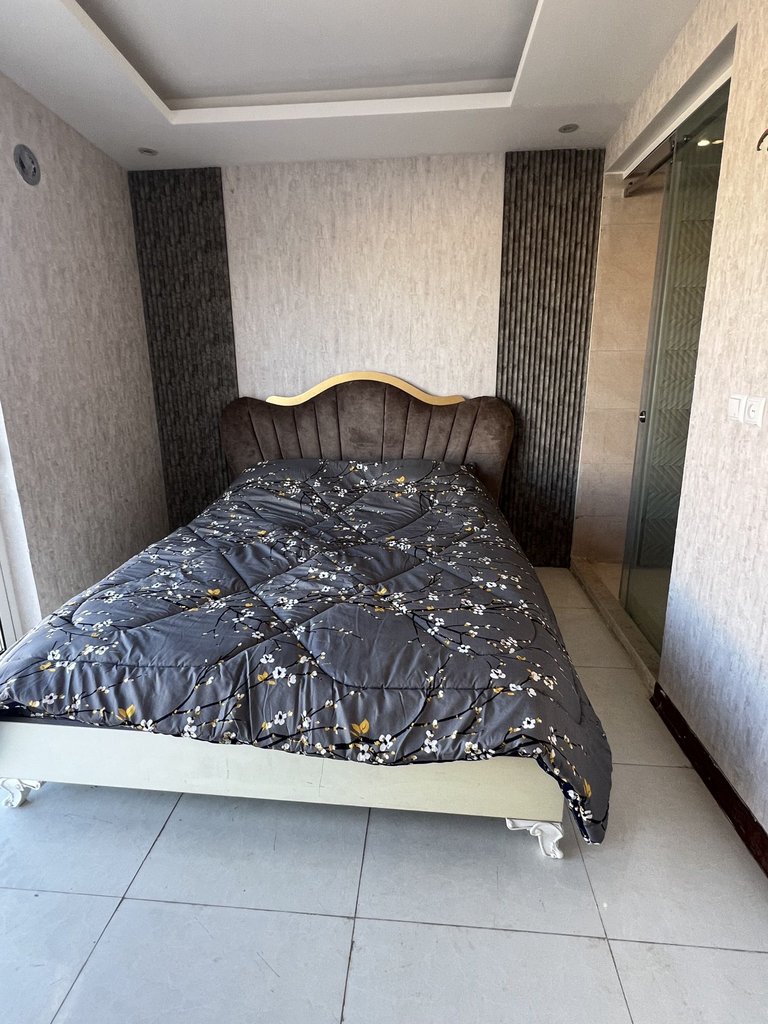 چهارخوابه  باغ عمارت رز