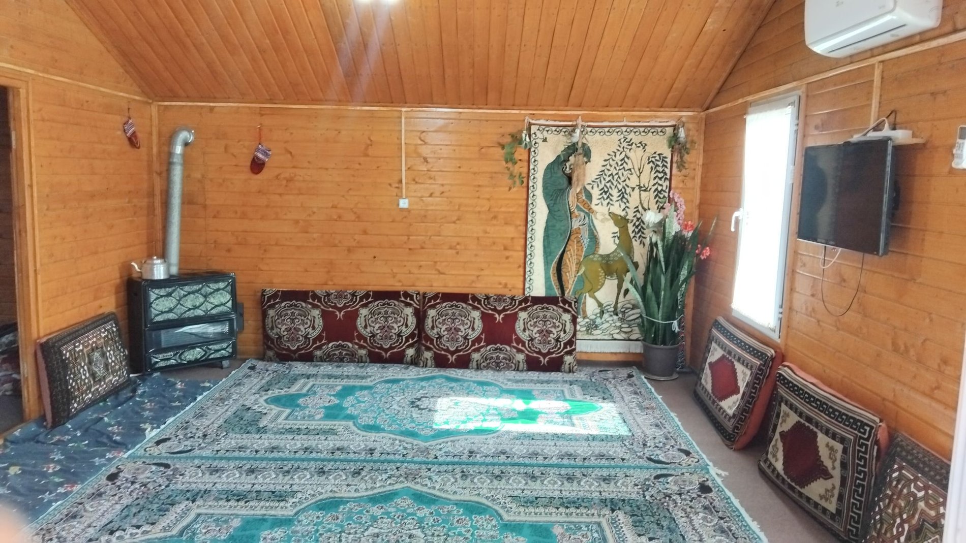 یک خوابه چوبی کوهپایه