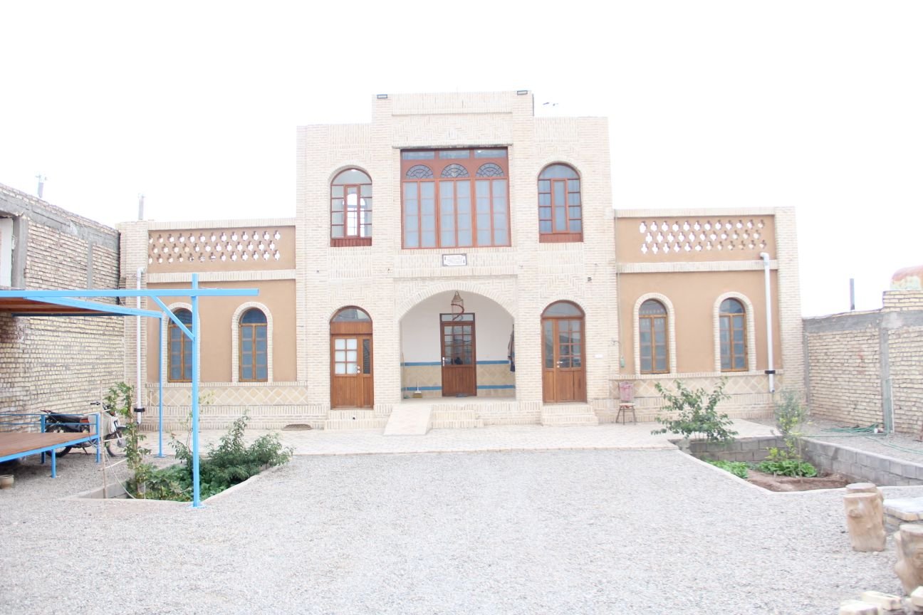 سرای امیربیک - واحد فیروزه ای