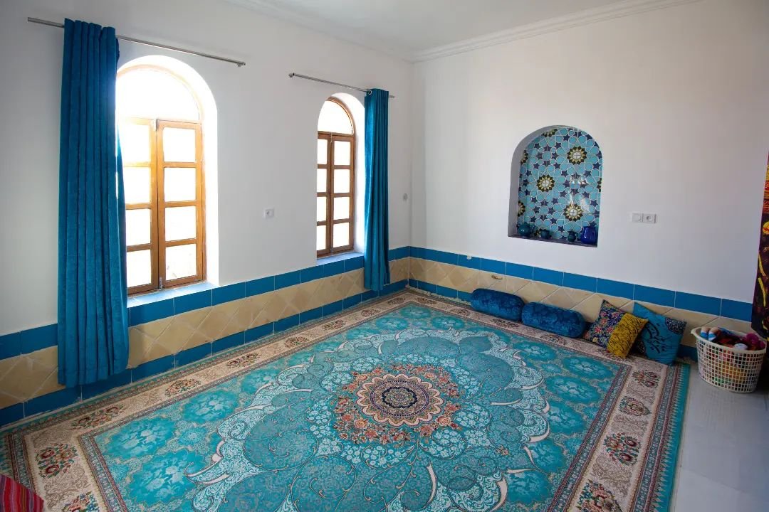 سرای امیربیک - واحد فیروزه ای