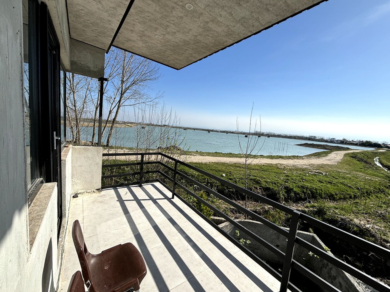 ویلا دوخوابه دوبلکس استخردار آبگرم دریاچه