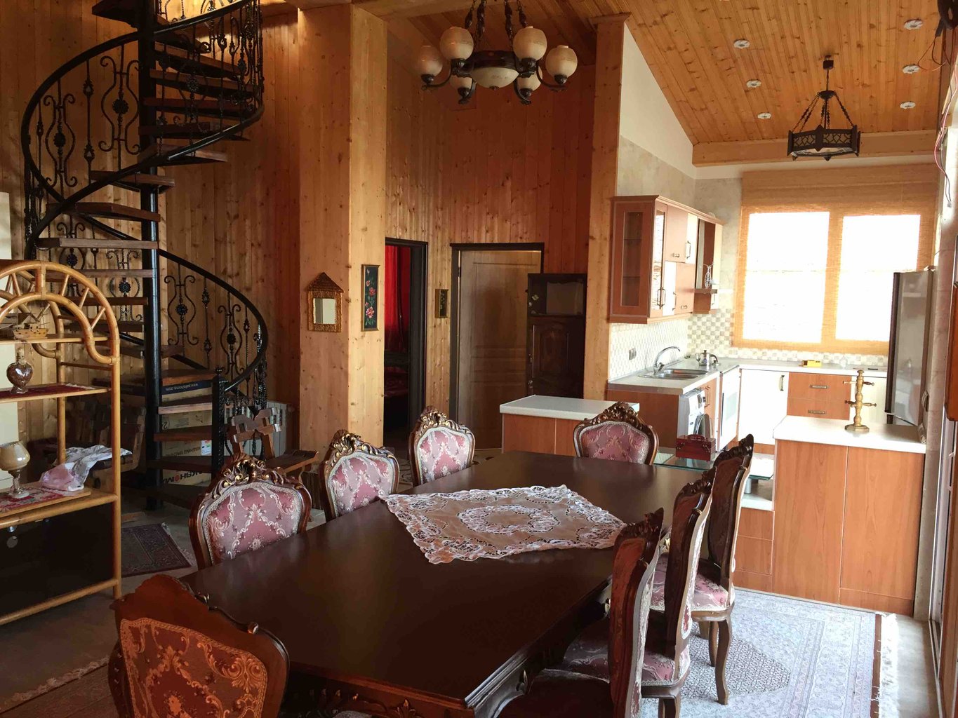 ویلا سه خوابه جنگلی تعطیلات