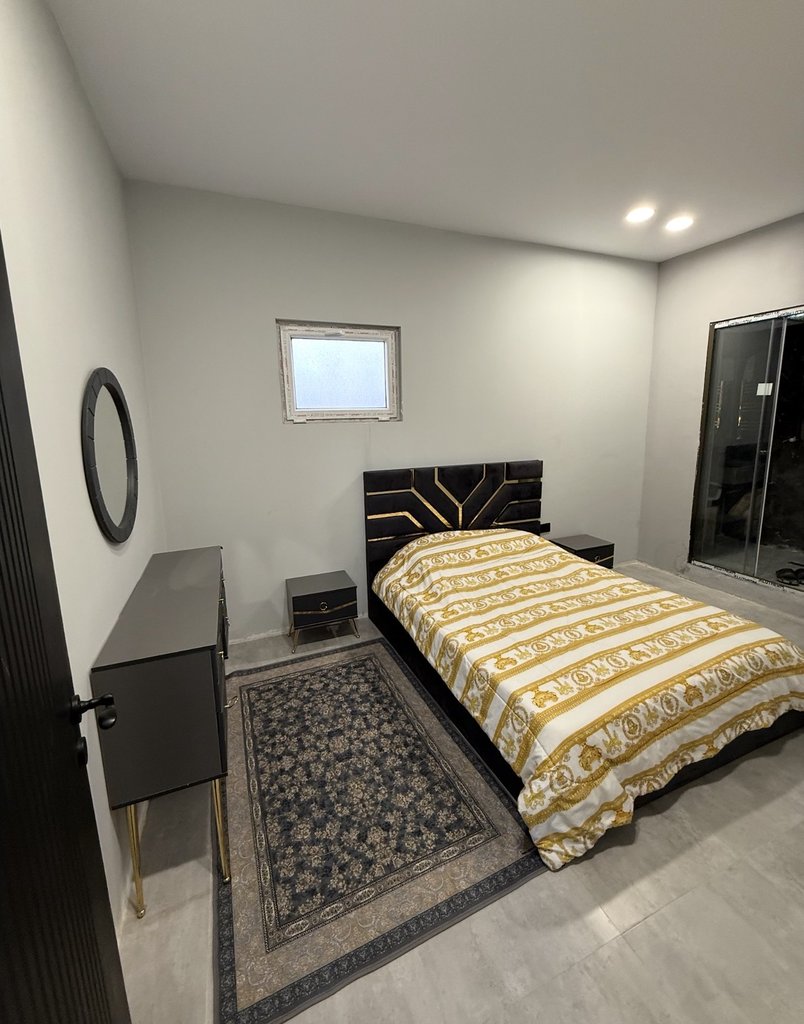 سه خوابه استخردار آبگرم اسپرلوس گاردن