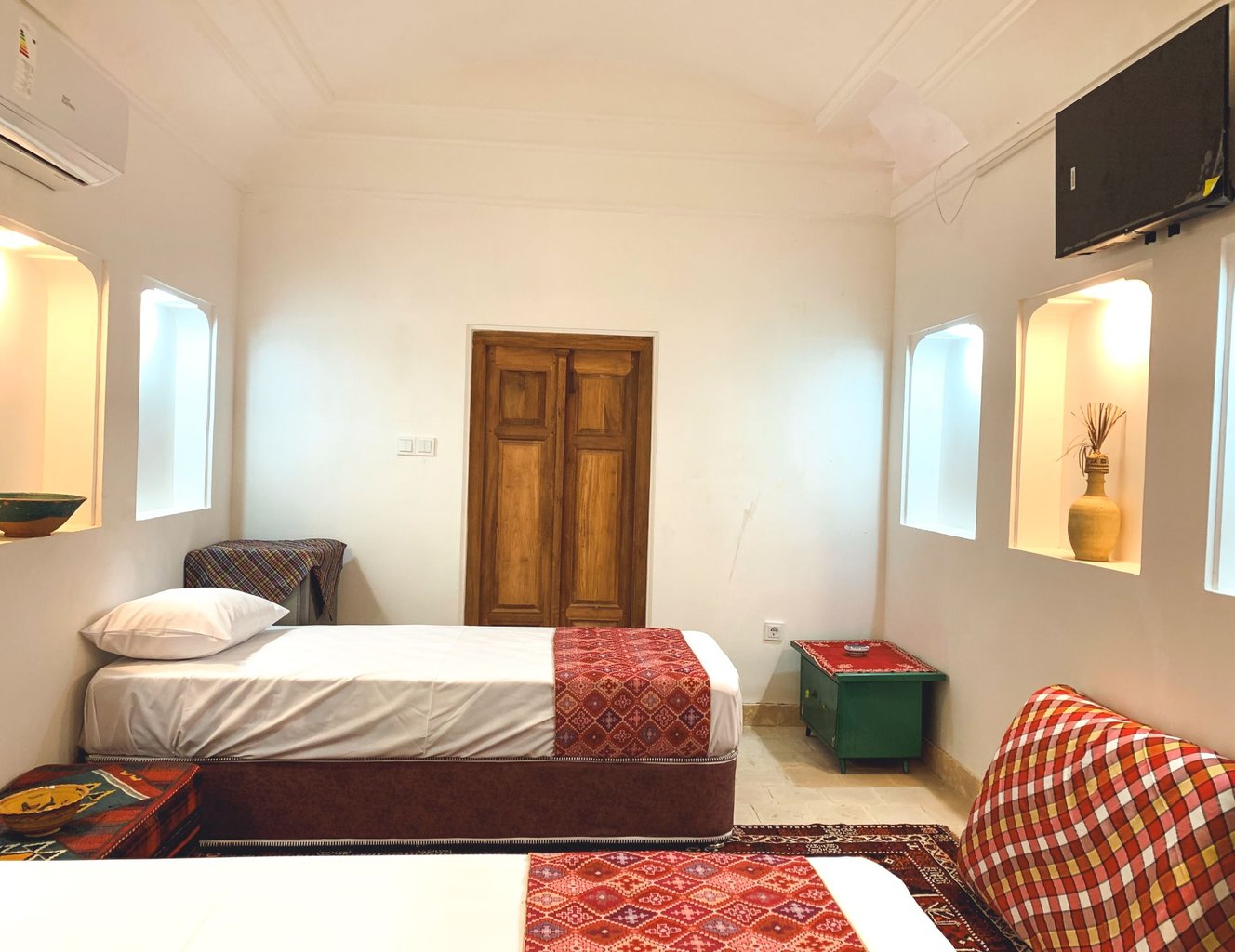 یارا - واحد بهارستان زیرزمین