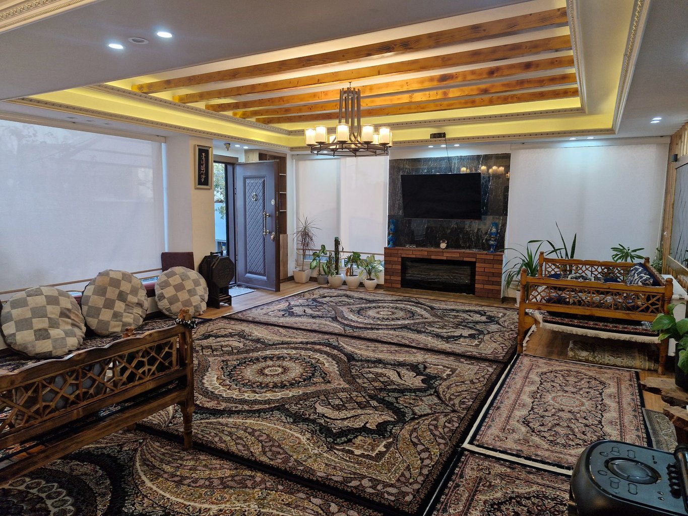 ویلا دوخوابه استخردار باغی