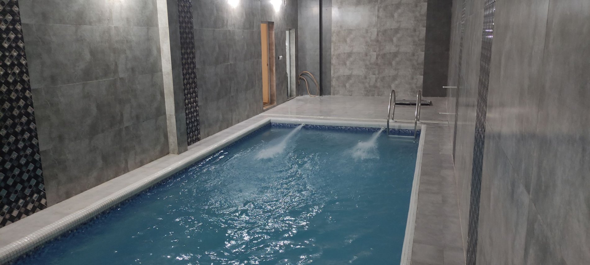 دوخوابه استخردار آبگرم باغستان 3