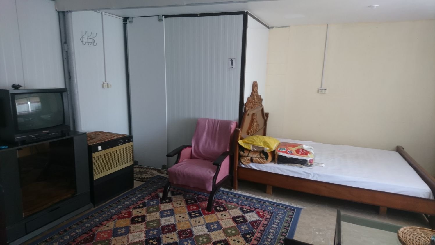 بوم گردی باباعلی هنجن - واحد 1 - نمای دیگر اتاق. 1