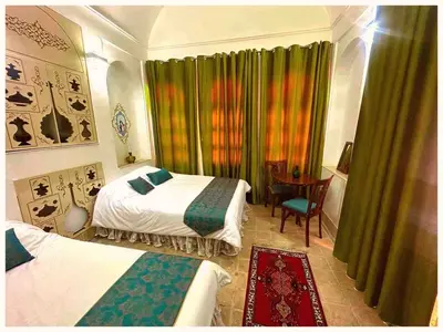 اقامتگاه سنتی عمارت قجری - واحد فروغ السلطنه