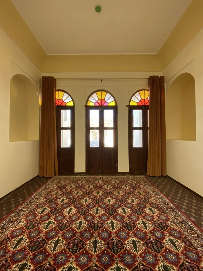 بوم گردی عمارت بهشت - واحد شعرپارسی