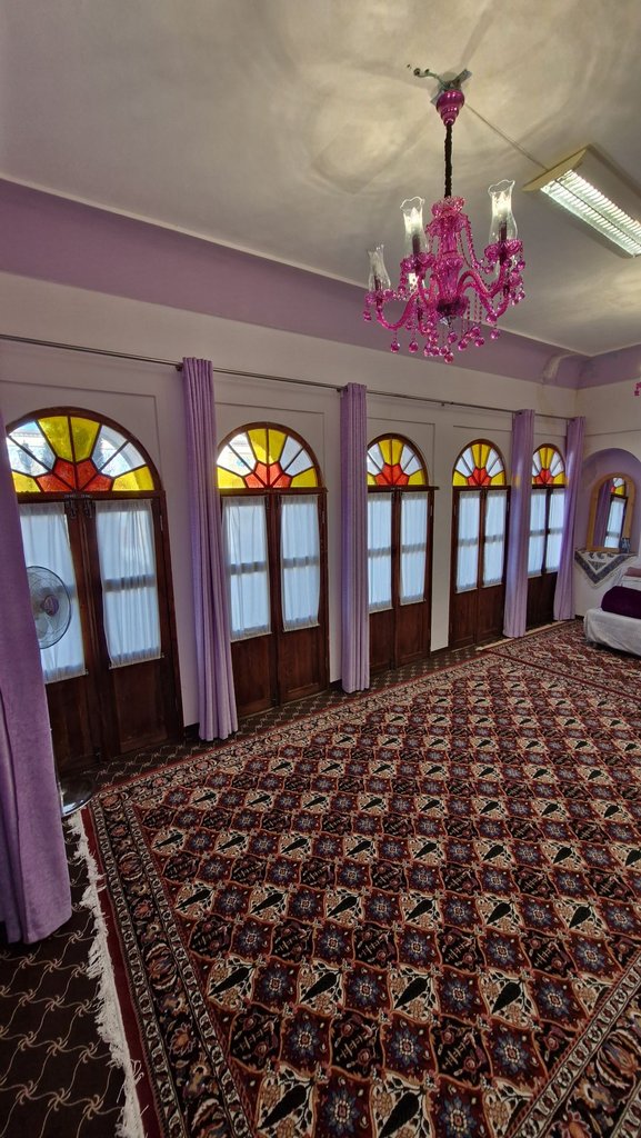 عمارت بهشت - واحد پنج دری