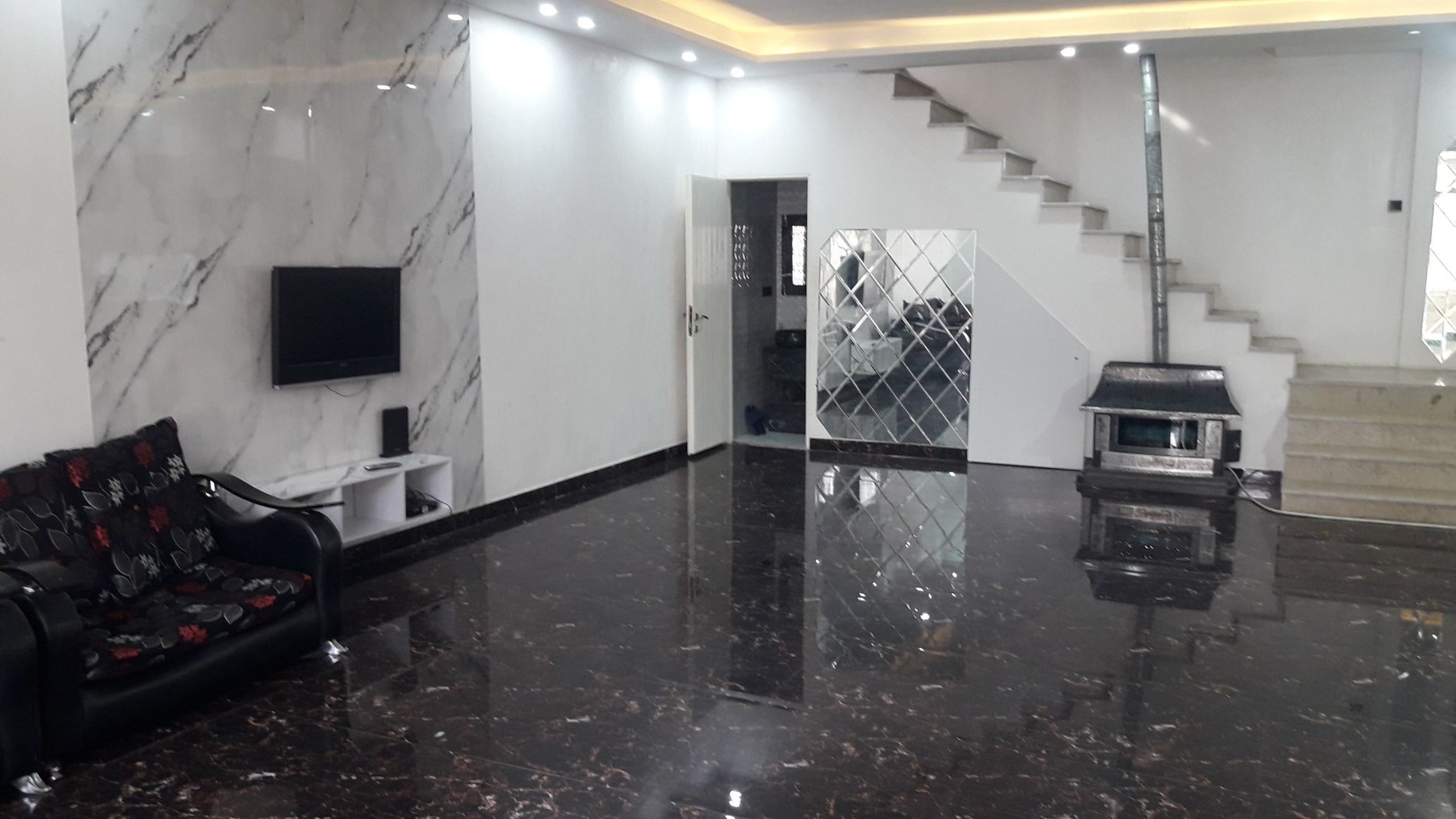 ویلا یک خوابه استخردار آبگرم شهرک اسکویی