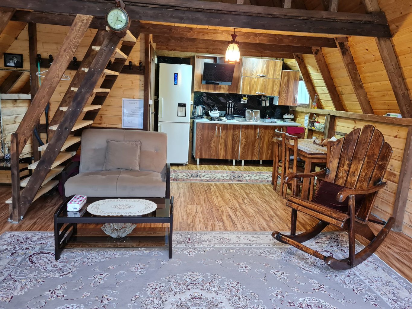 یک خوابه سوئیسی شوروم