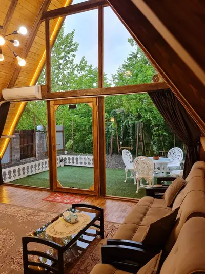 کلبه یک خوابه سوئیسی شوروم