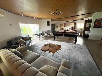 ویلا سه خوابه استخردار آبگرم باغ بهار نارنج