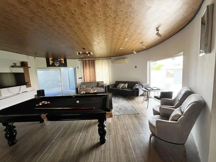 ویلا سه خوابه استخردار آبگرم باغ بهار نارنج