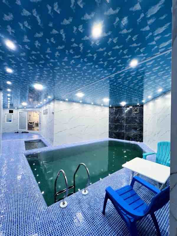 ویلا سه خوابه استخردار آبگرم باغ بهار نارنج