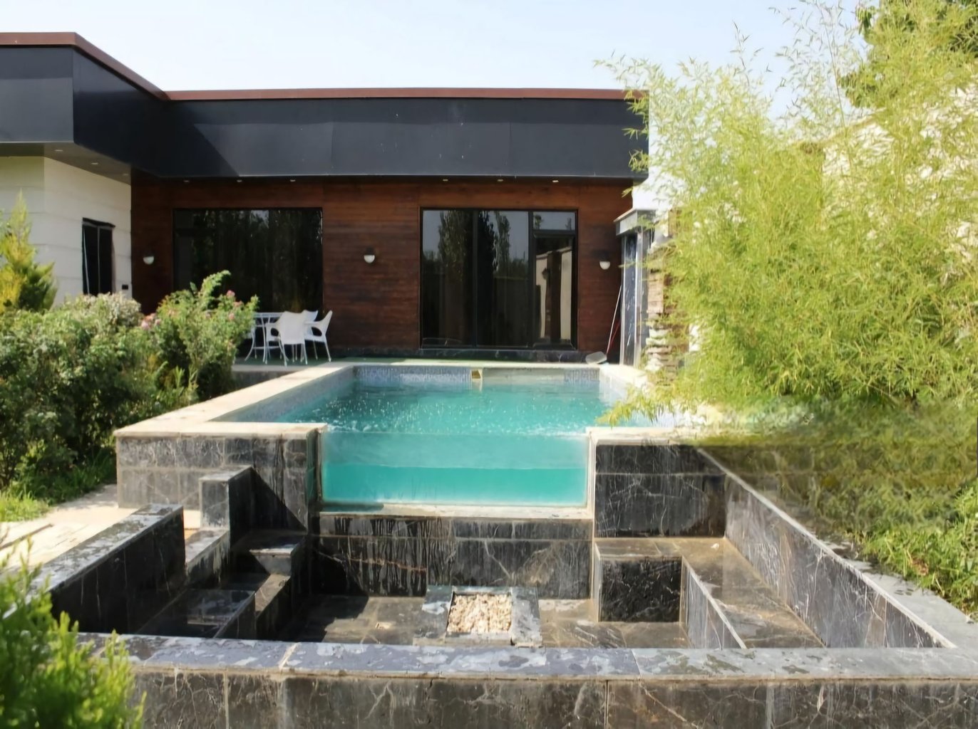 دوخوابه استخردار آبگرم مزرعه ماهان