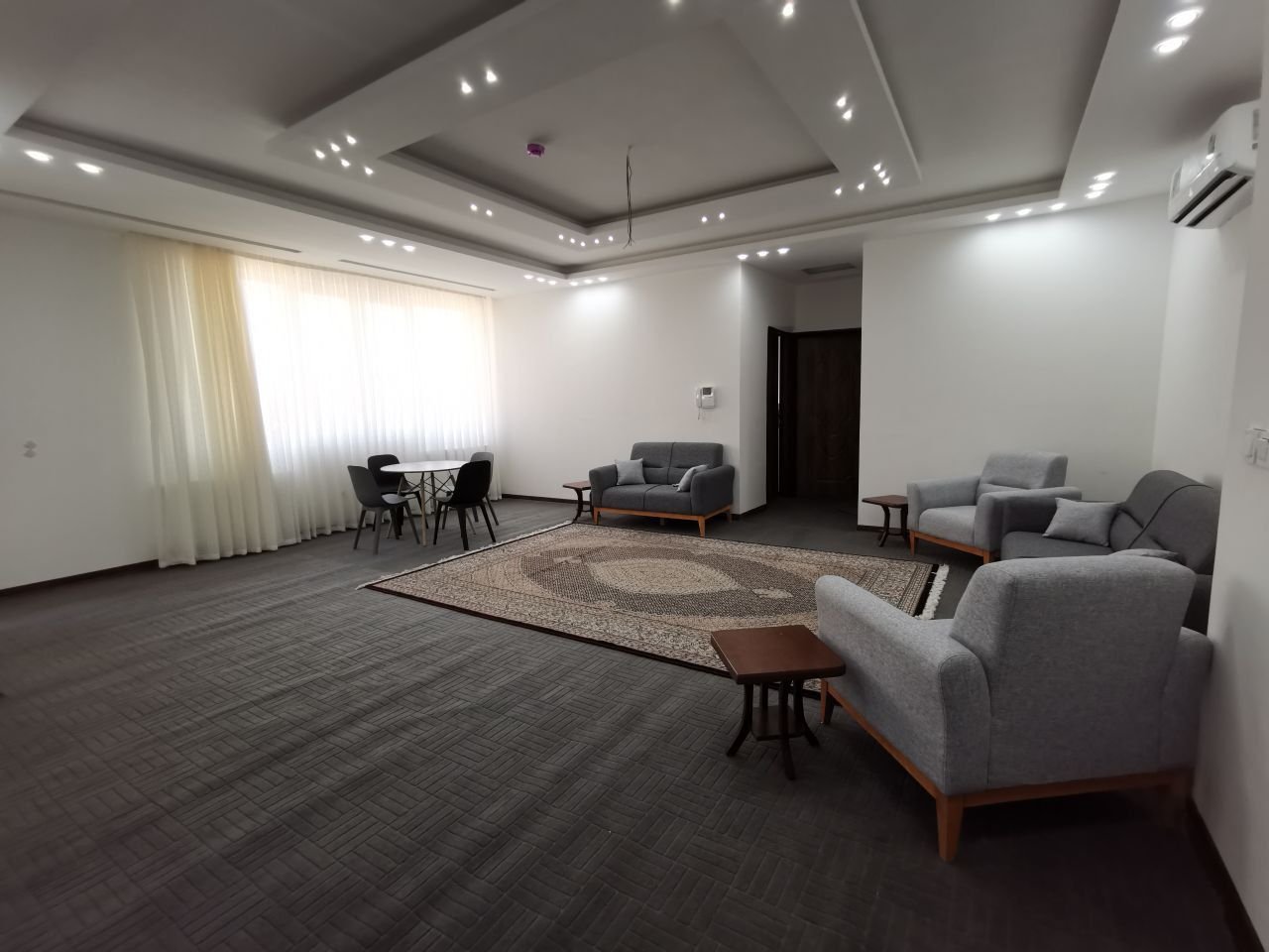 آپارتمان دوخوابه باربد ۴
