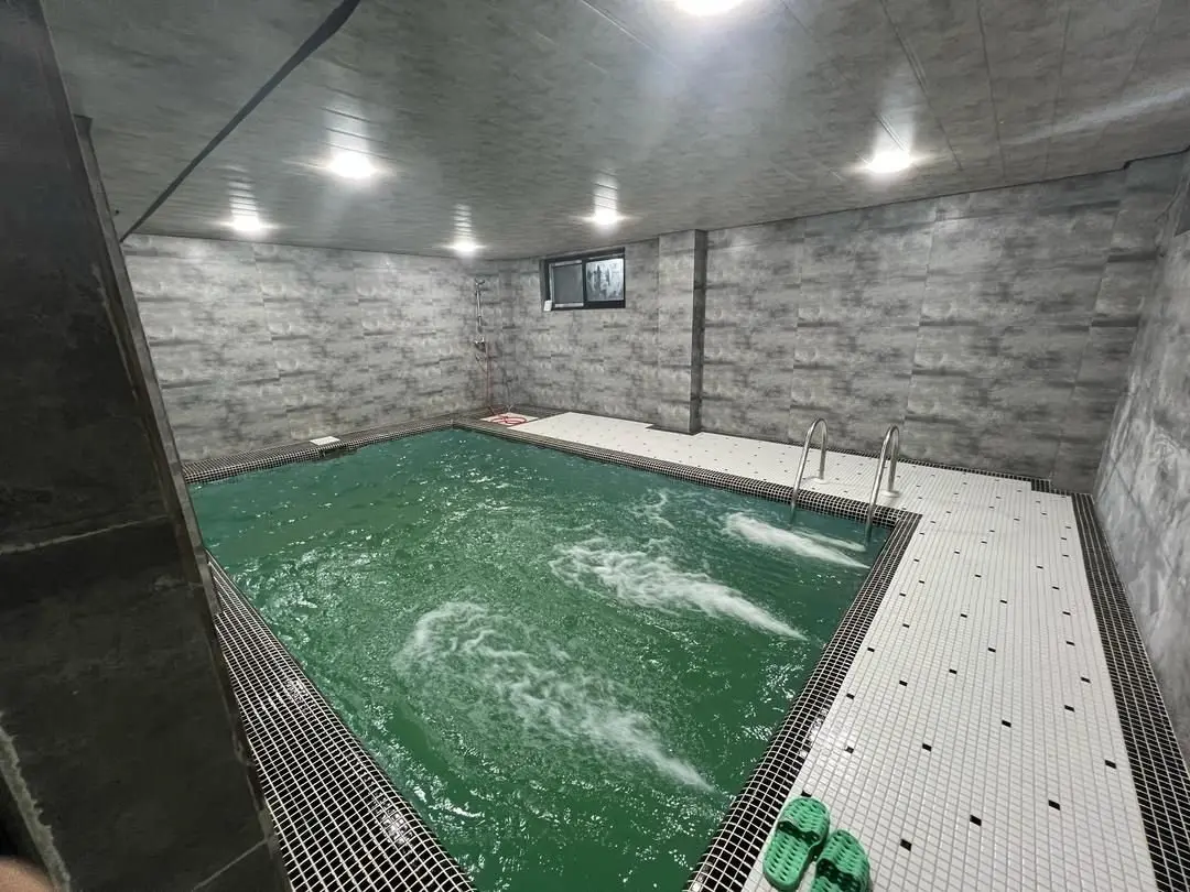 کلبه سه خوابه استخردار شقایق 1