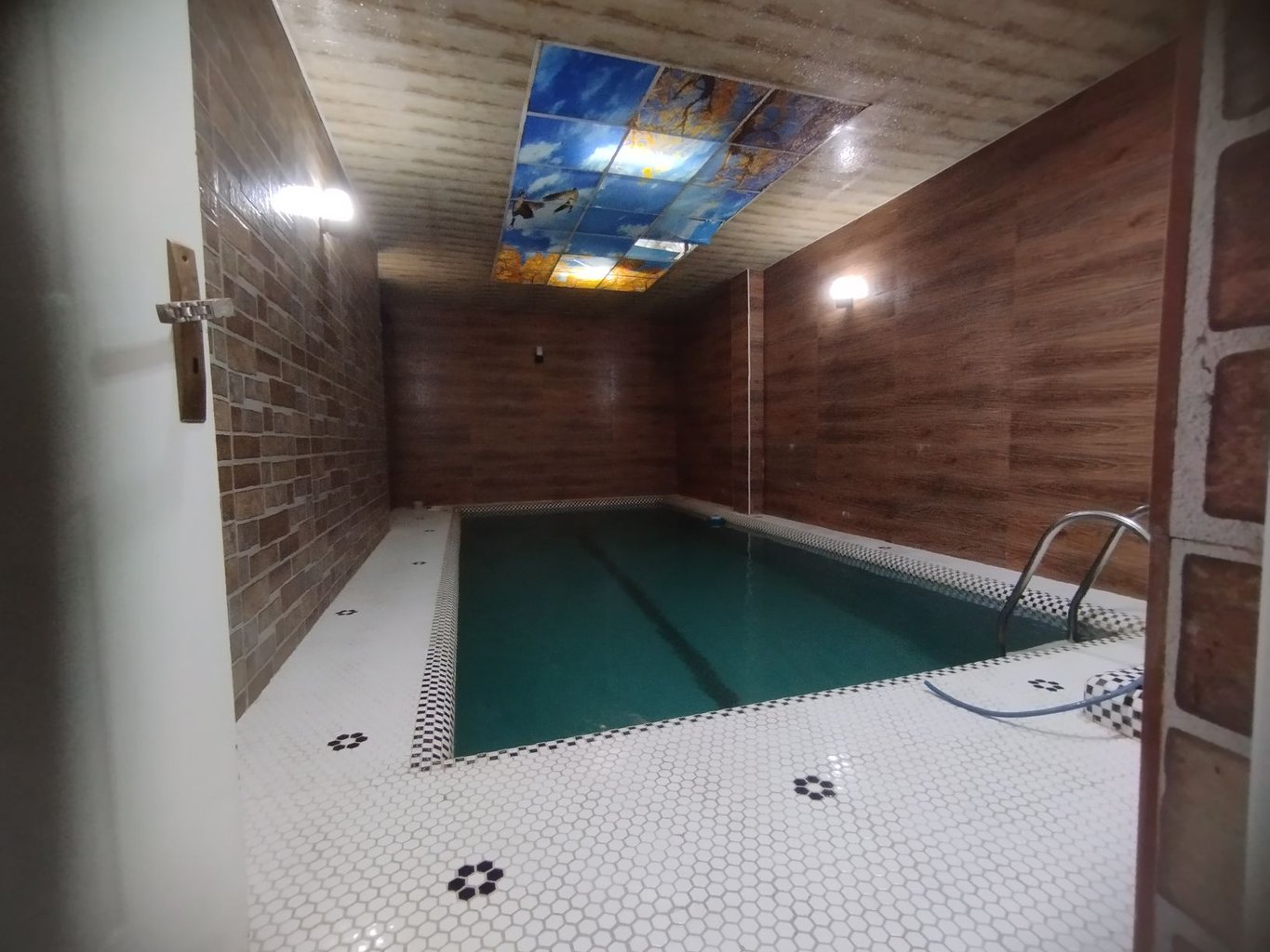 ویلا دوخوابه استخردار آبگرم رمضانی پور