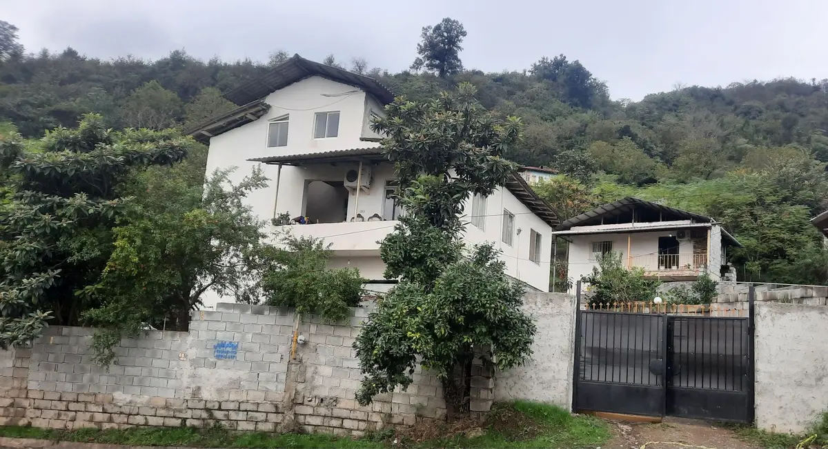 سوئیت سه خوابه گل مریم - نما رو به خیابان