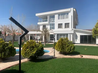 ویلا چهارخوابه استخردار آبگرم نگارستان