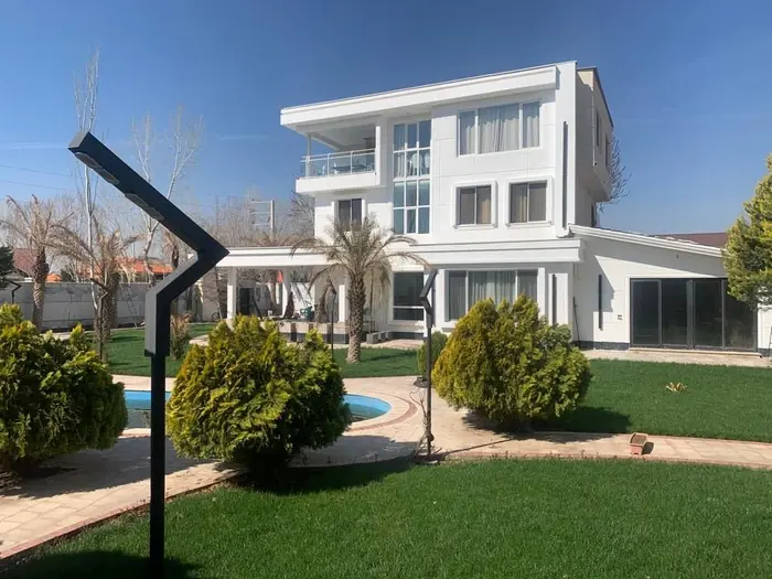 ویلا چهارخوابه استخردار آبگرم نگارستان - نما ویلا 